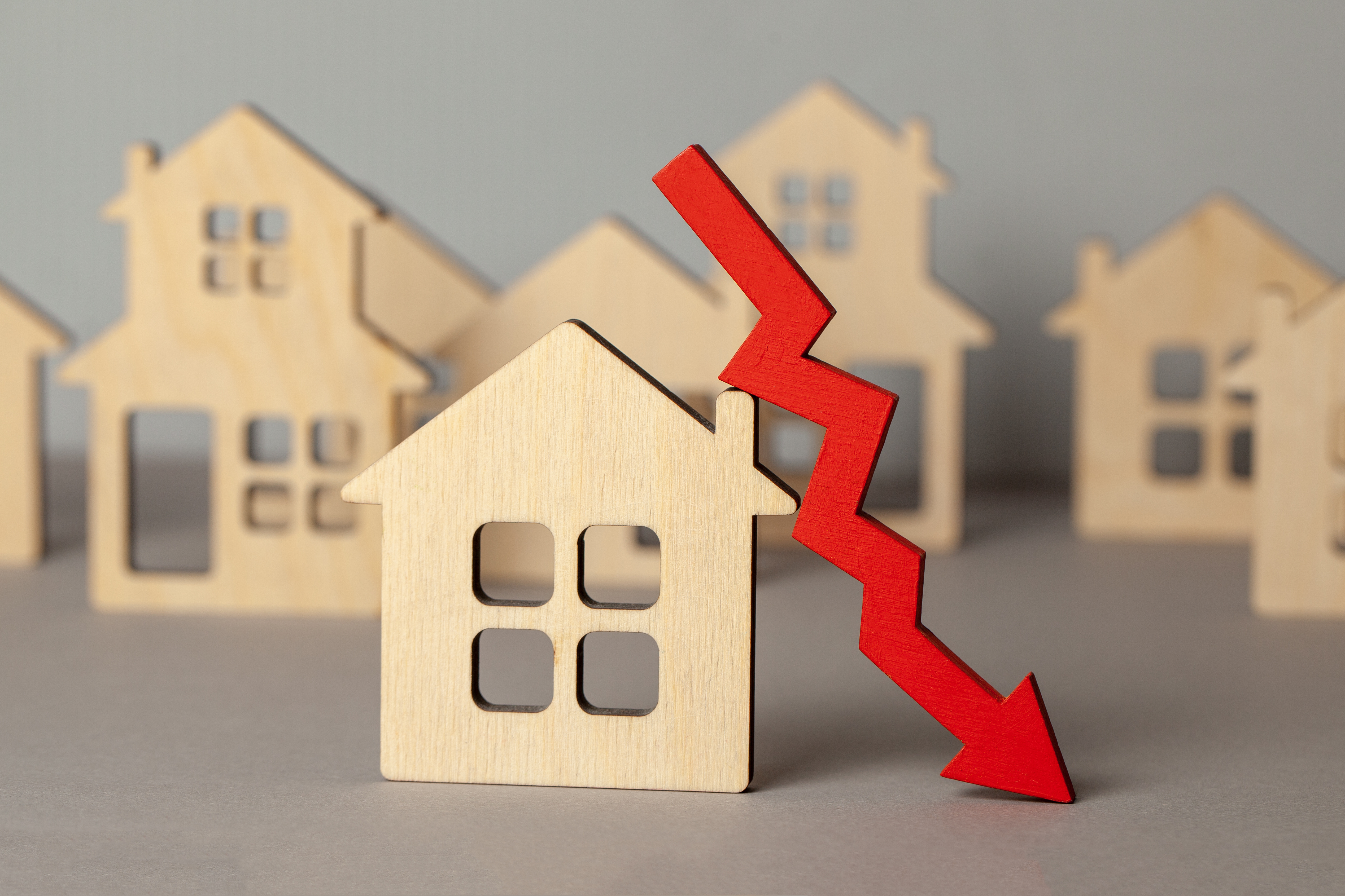 Цены на жилье снижаются. Рынок недвижимости. Первичный рынок жилья. Спрос на недвижимость. Крах рынка недвижимости.